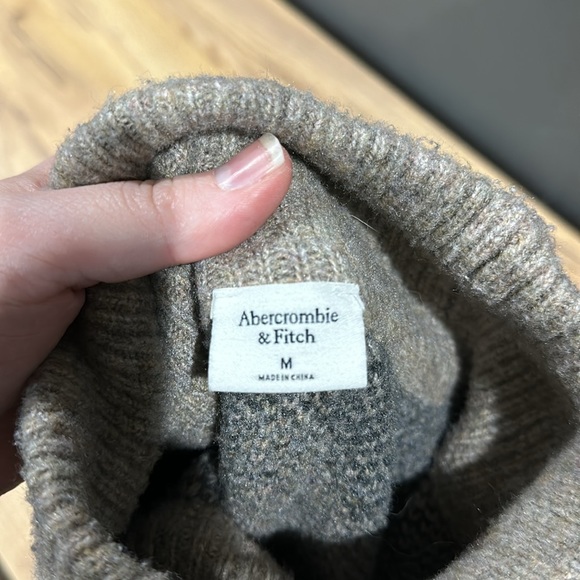 Abercrombie & Fitch women’s classic easy turtleneck sweater tan checkered wool - Picture 8 of 10